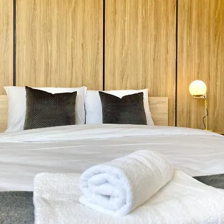 Business & Family For 6 Guests With Free Parking Апартамент