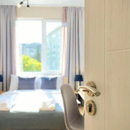 Апартамент Business & Family For 6 Guests With Free Parking *