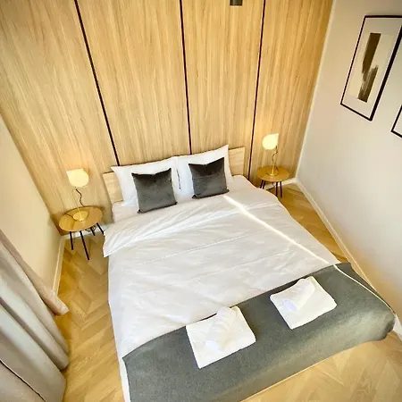 Апартамент Business & Family For 6 Guests With Free Parking *