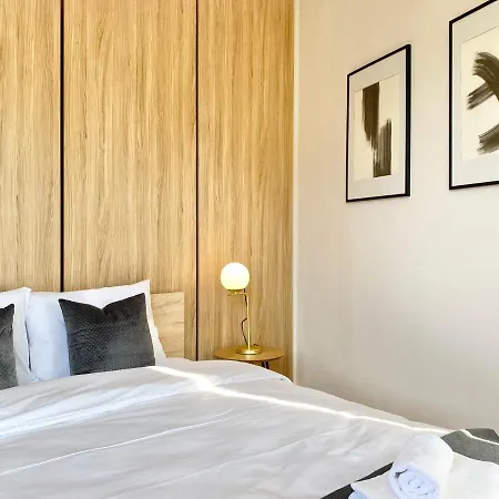 Business & Family For 6 Guests With Free Parking